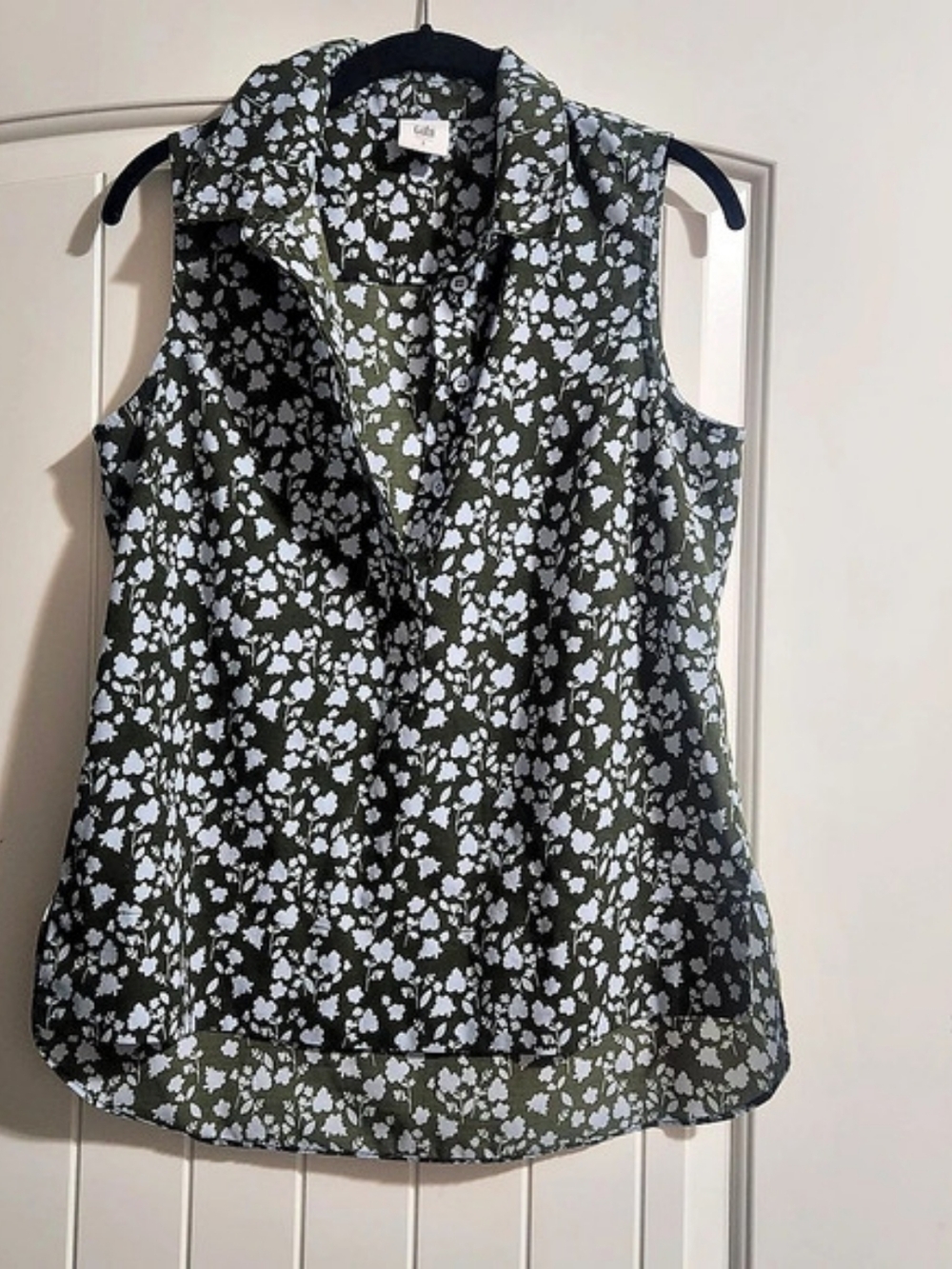 cabi  Top Floral Sleeveless Blouse Green & White Small